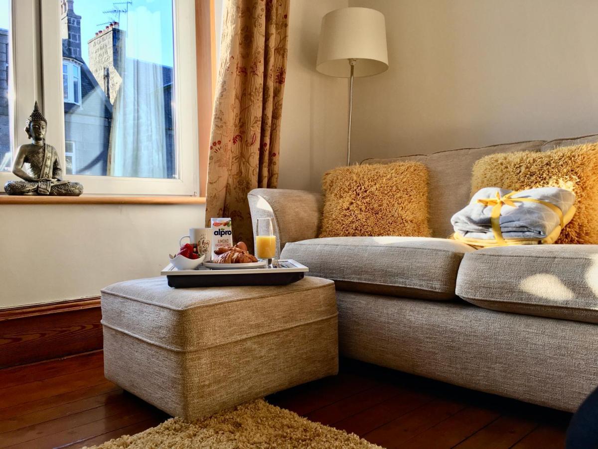 Cosy 2 Bedroom Central Apartment - Free Parking, Free Wifi Абърдийн Екстериор снимка
