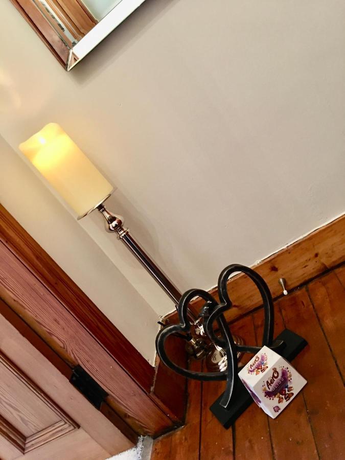 Cosy 2 Bedroom Central Apartment - Free Parking, Free Wifi Абърдийн Екстериор снимка